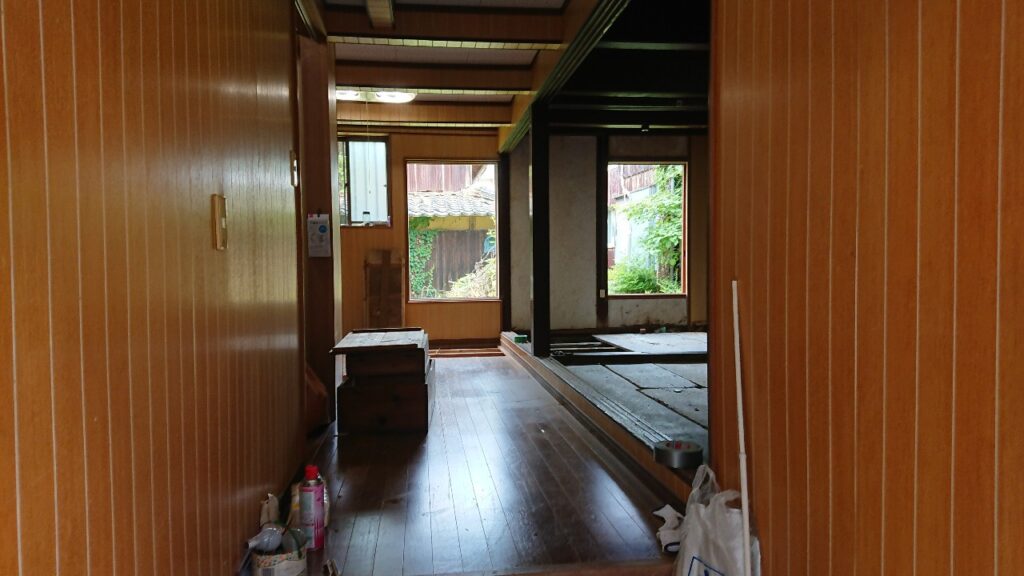 古民家の解体作業